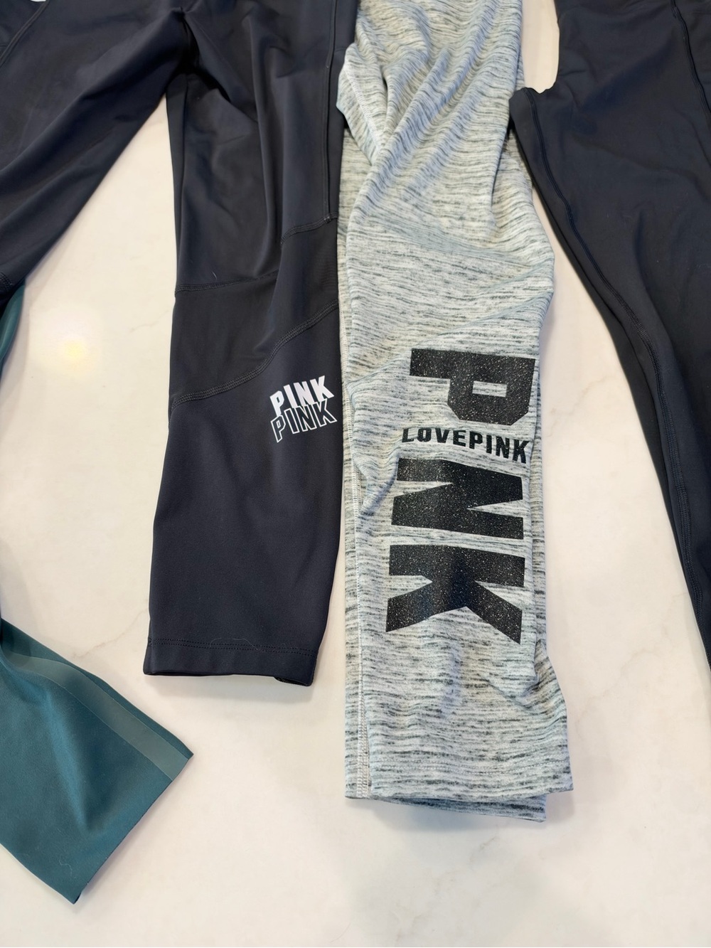 Victoria Secret PINK 🩷 leggings (5) gently used smoke free home ships same day - Picture 3 of 5